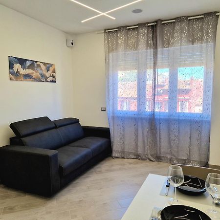 Tower Apartments Terracina Bagian luar foto