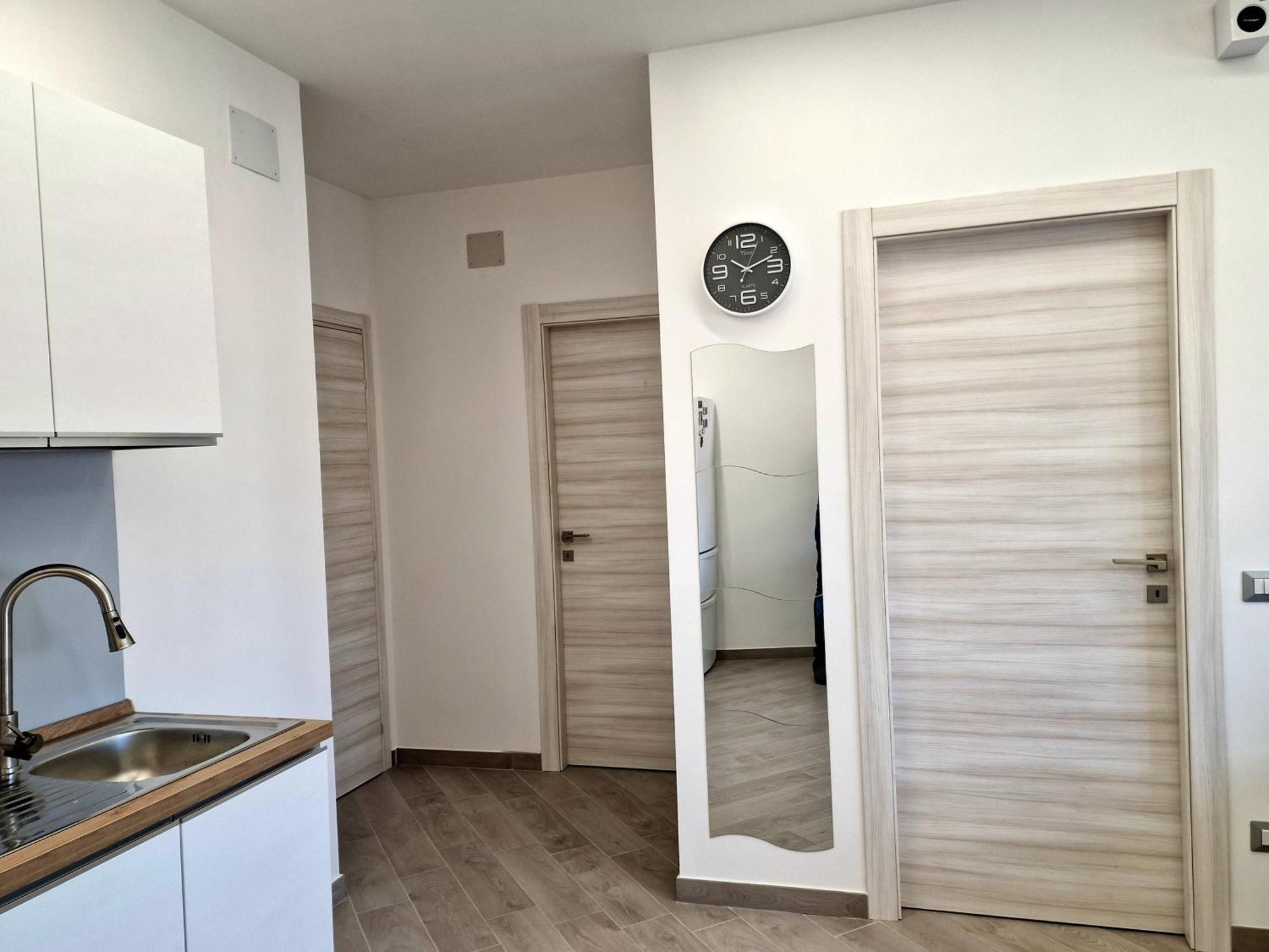 Tower Apartments Terracina Bagian luar foto